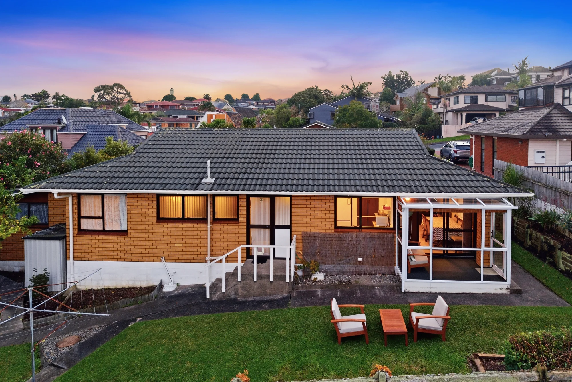 Glendene 3Zimmer Single Level Brick & Tile by the Reserve