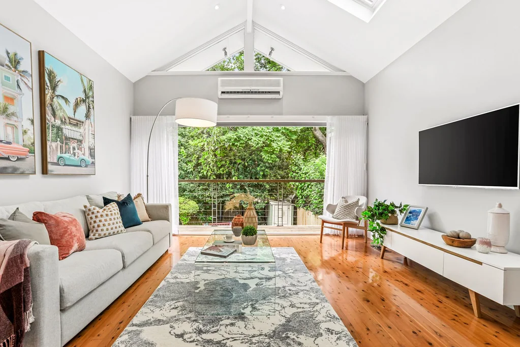 Charming family home in a blue ribbon North Willoughby location