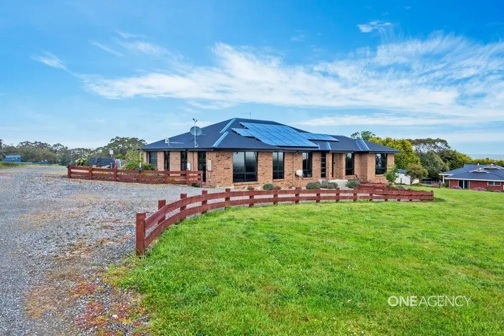 Scotchtown 4房  Luxurious Family Home In Highly Sought After Neighbourhood!