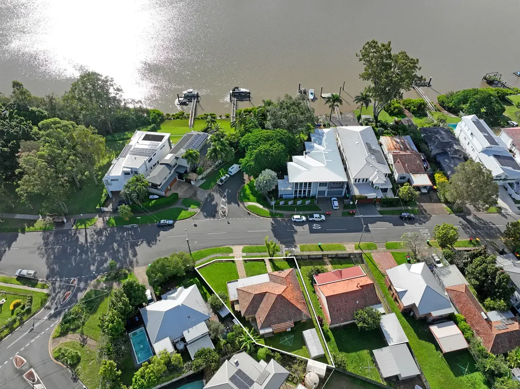 94 Brisbane Corso, Fairfield, QLD 4103