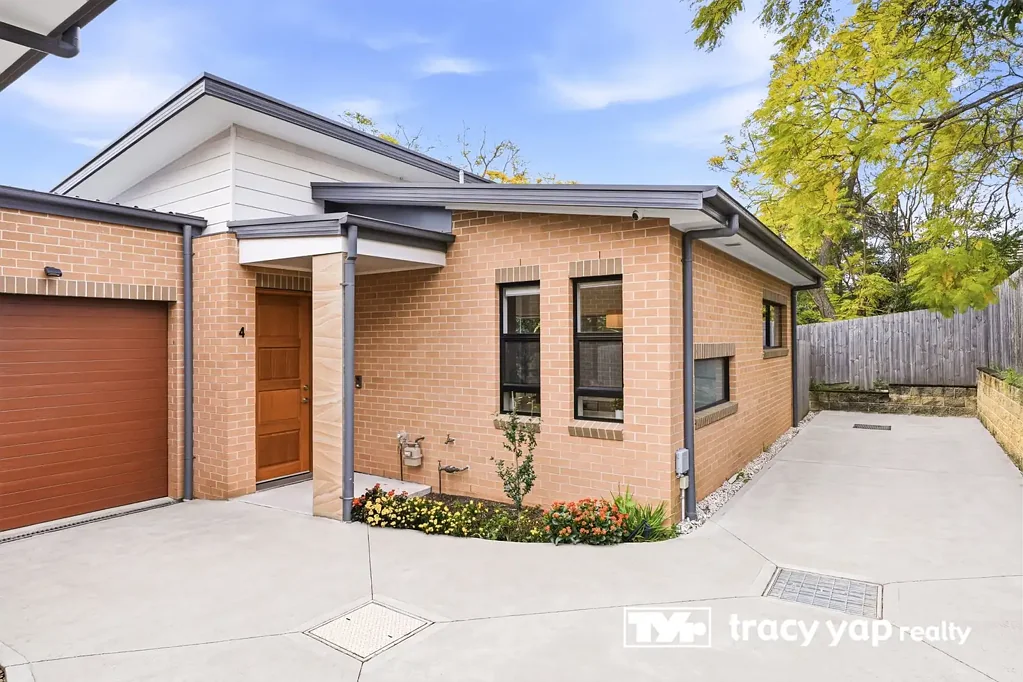 Eastwood 3房 Eastwood市中心朝北近新别墅 Nearly New North Facing Villa in The Heart of Eastwood
