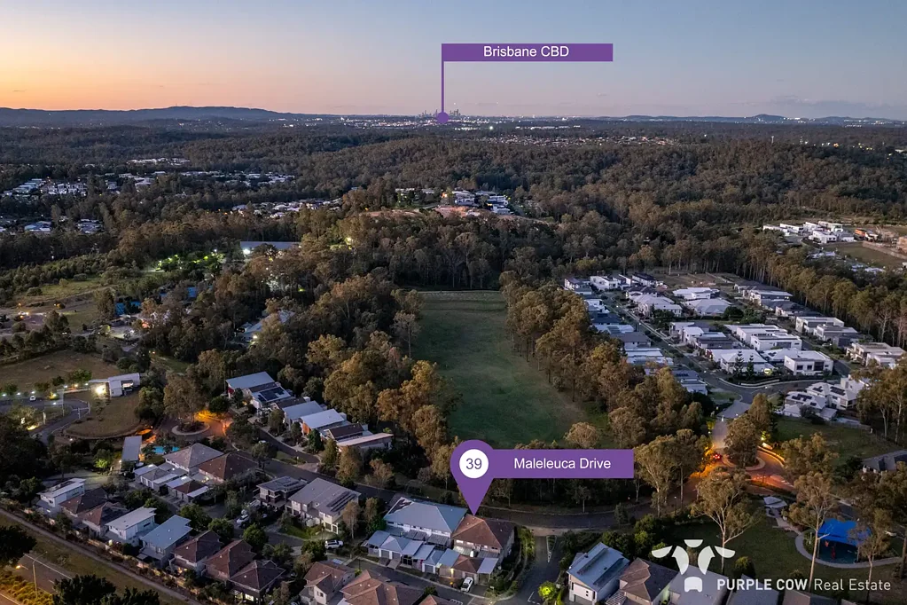 Brookwater 3 Bedroom Driving Range Views // Walk to Clubhouse & Restaurant // Walk to shops & cafes // Luxury affordable living