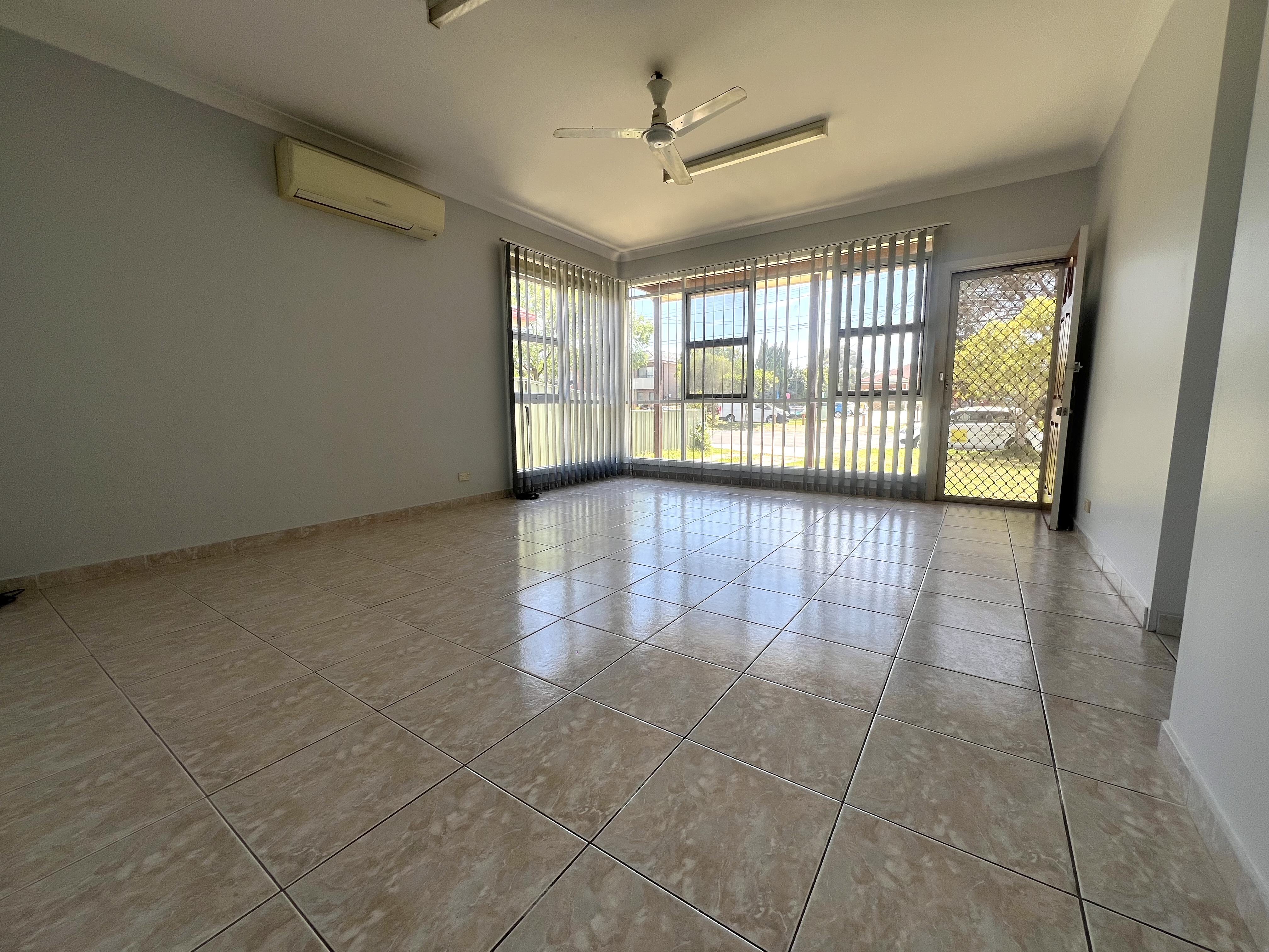 115 THE AVENUE, CANLEY VALE NSW 2166, 0 chambres, 0 salles de bain, House