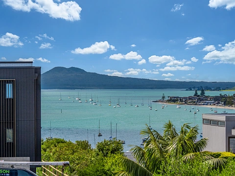 Bucklands Beach 5房  Absolute lock up and leave in Macleans
