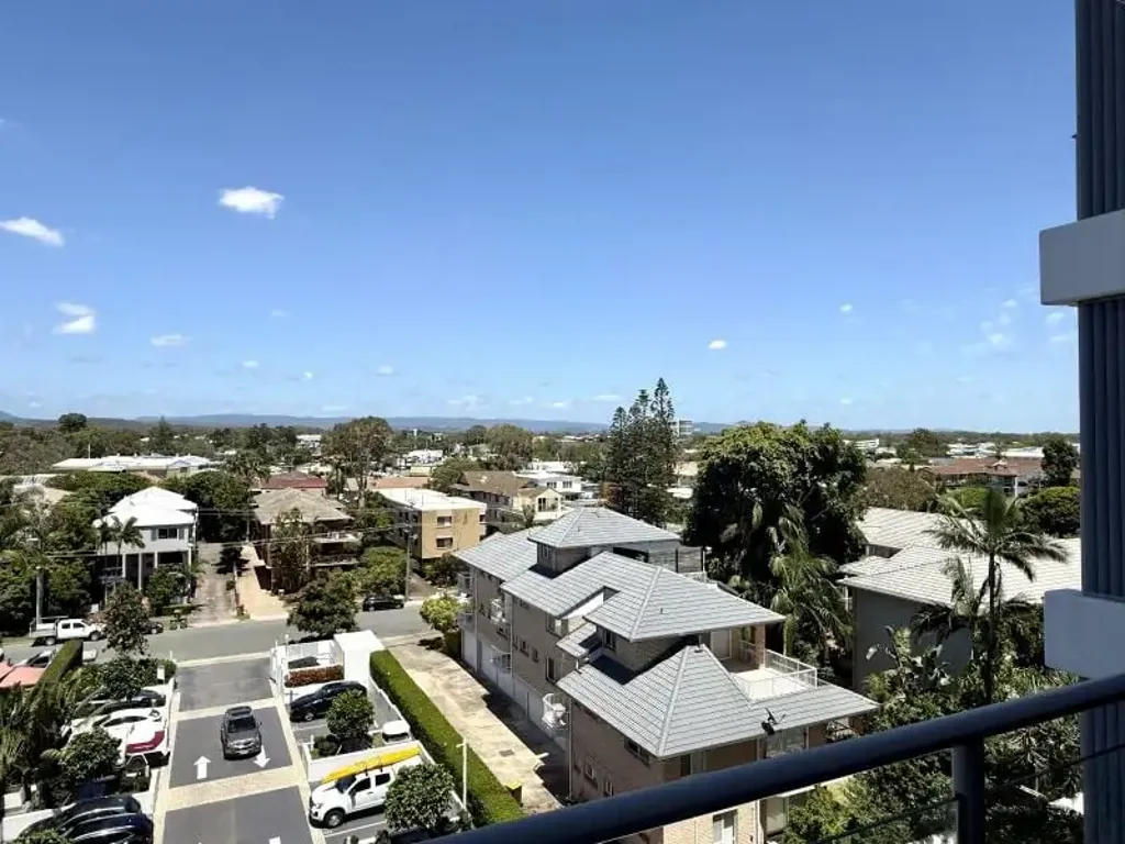 Biggera Waters 2Kwarto COMING SOON!!
FANTASTIC 6TH FLOOR APARTMENT WITH SWEEPING HINTERLAND VIEWS