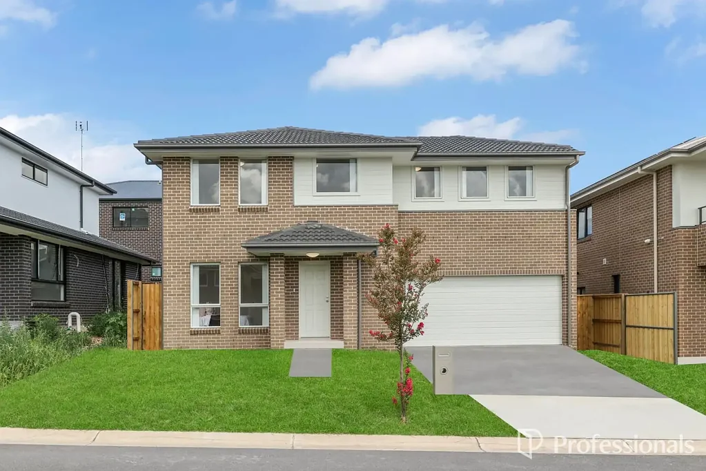 Family Home in Hills of Carmel - 200m to Box Hill Public School