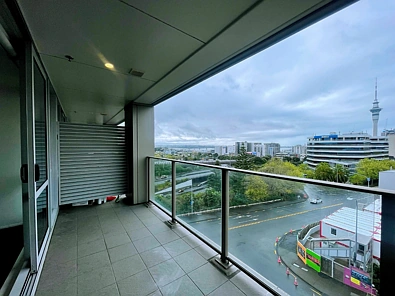 Sunny 2 bedroom apartment in the C-VU building with great view!