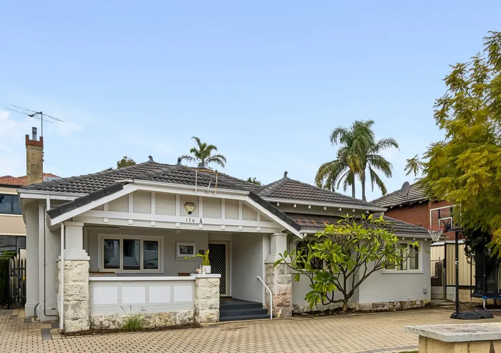 Maylands 3房  SPACIOUS & CHARMING CHARACTER HOME!!!