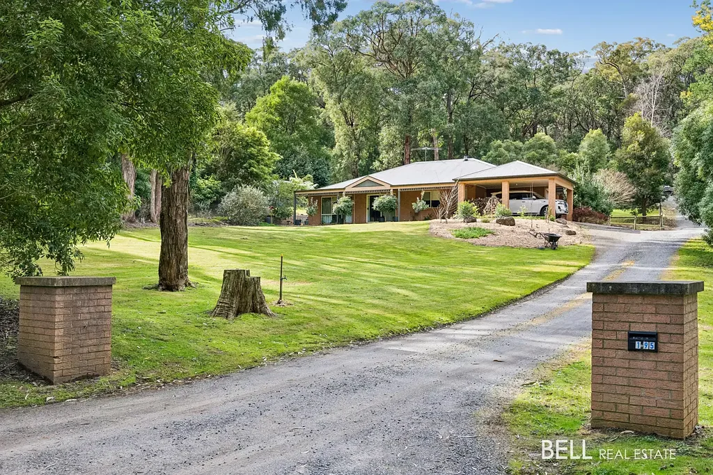 Wesburn 4બેડરૂમ Luxury, Style and Class on Over 1 Acre