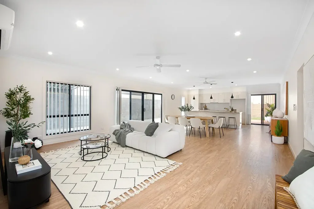 Modern Living in Lincoln Cove Marina