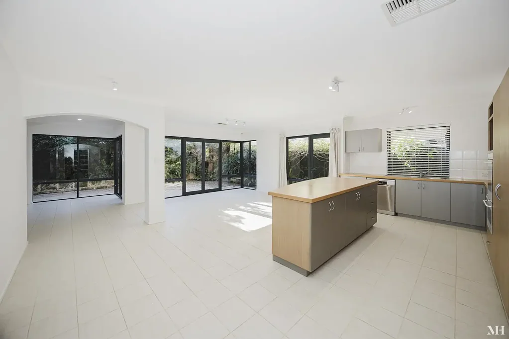 Spacious Two-Storey Home in Prime Daglish Location