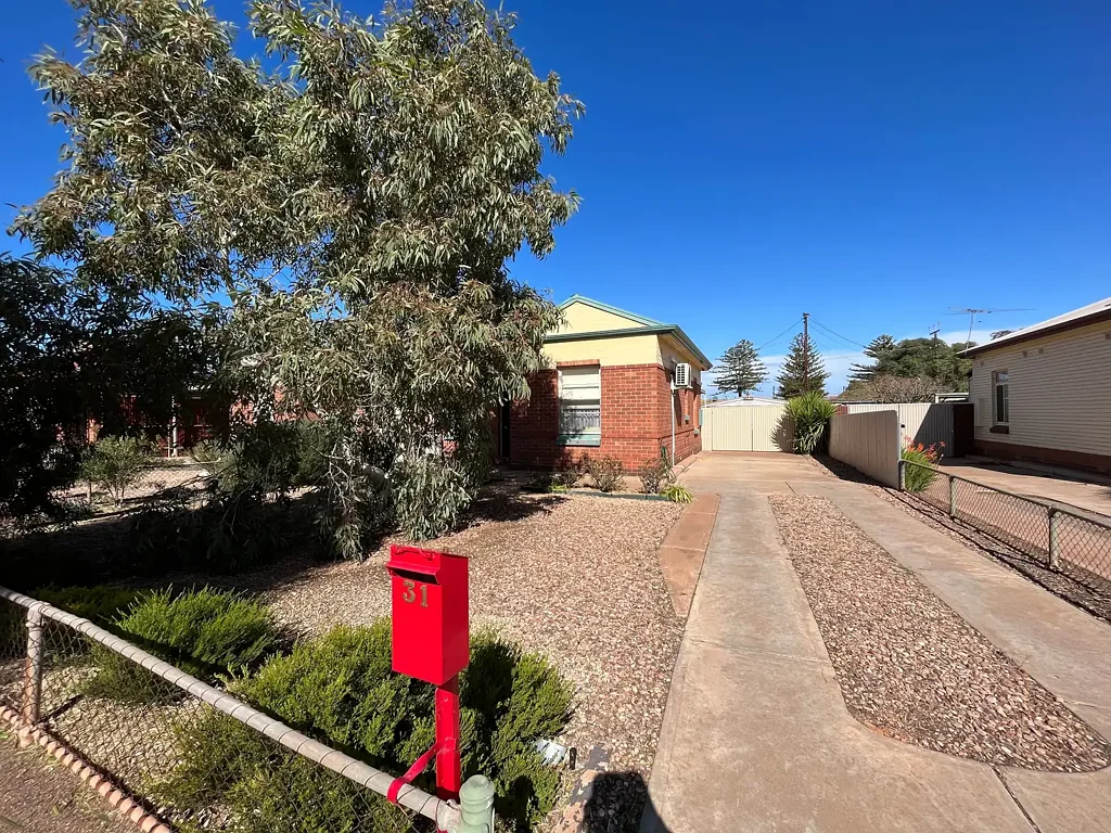 To register & apply for this property, please use this link: https://snug.com/