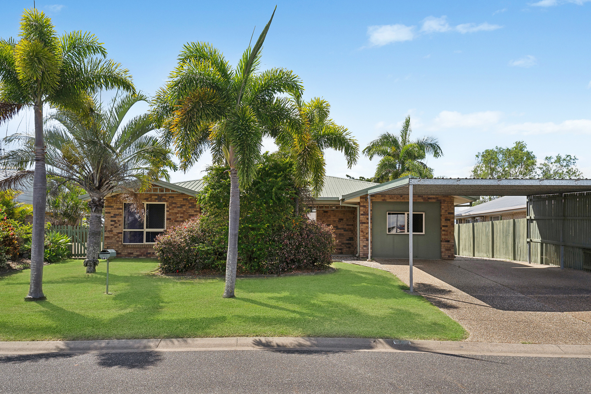 72 CARARA DR, KAWANA QLD 4701, 0 chambres, 0 salles de bain, House