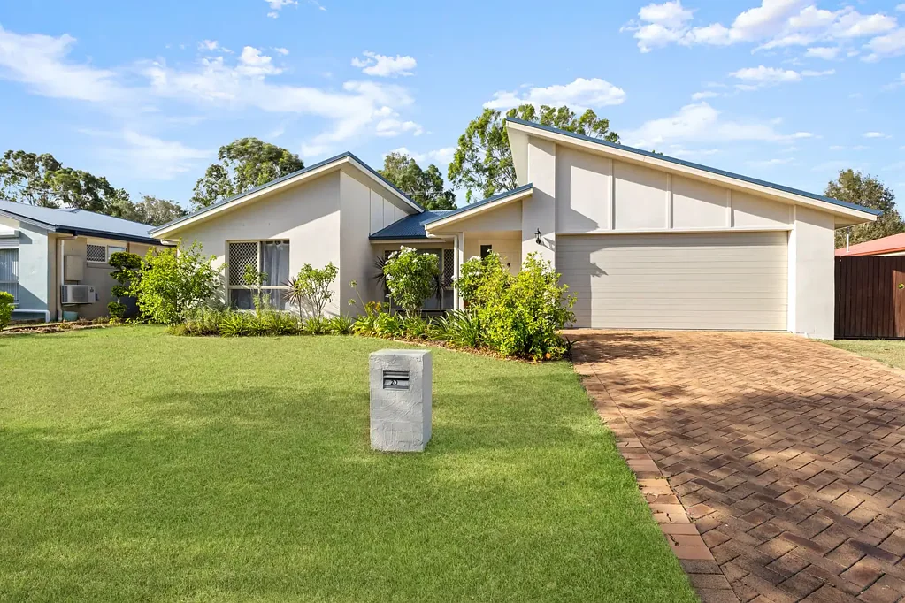 20 Karora Road, Beachmere, QLD 4510
