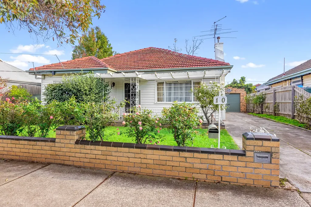 Kingsville 3Habitaciones A Classic Home Ready for Its Next Chapter