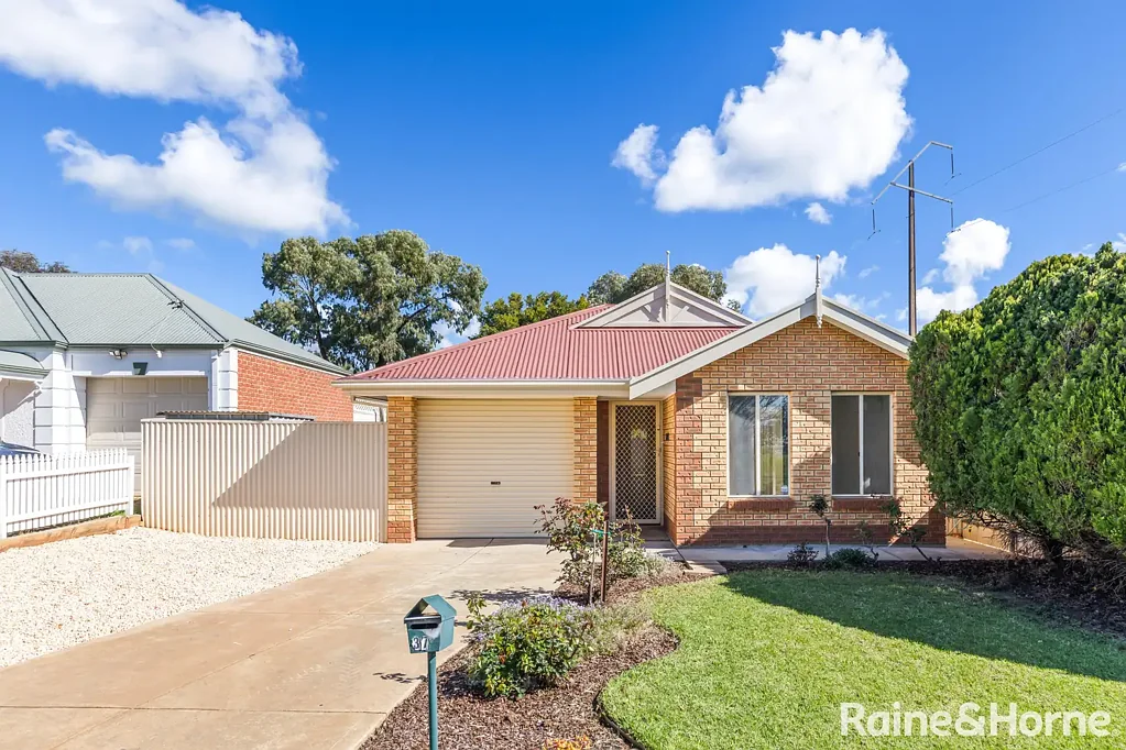 Blakeview 3બેડરૂમ 3 bedroom home in a fantastic location!