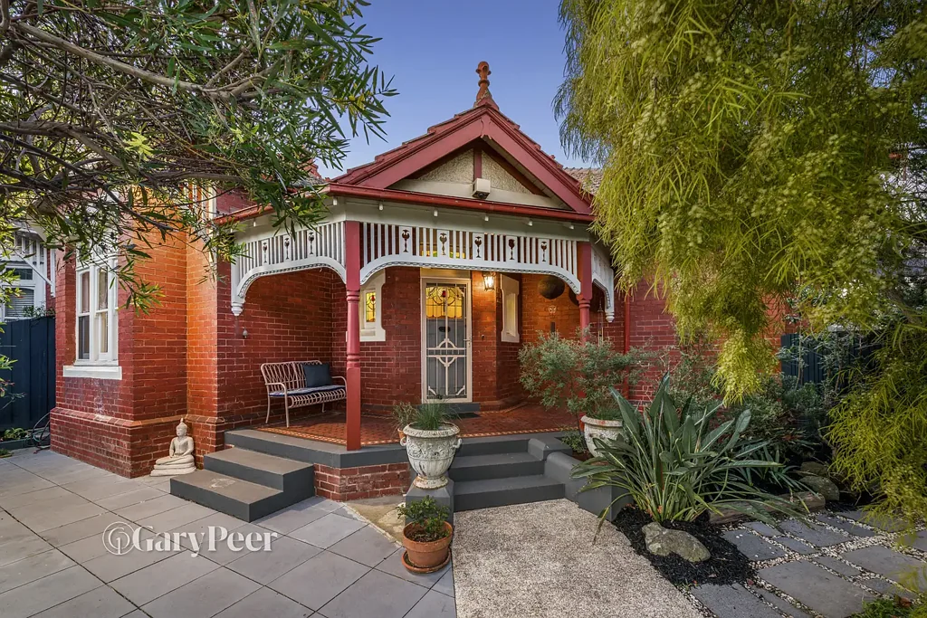 Elsternwick 3બેડરૂમ Period grandeur in a prized Elsternwick setting