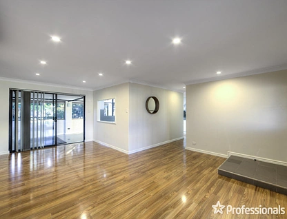 63 Cedar Way, Forrestfield, WA 6058, 3 Kuwarto, 1 Banyo, House