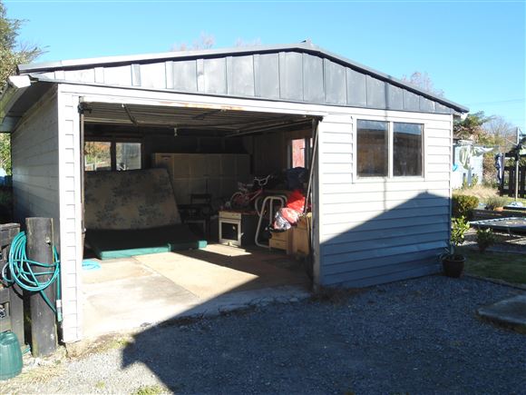 20 Seddon Street, Waikino, Hauraki, 2 rūma, 1 rūma horoi