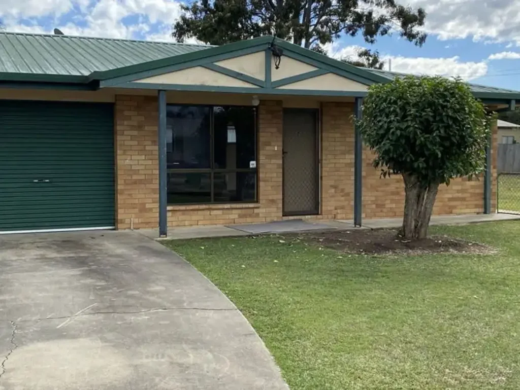 Duplex in convenient location