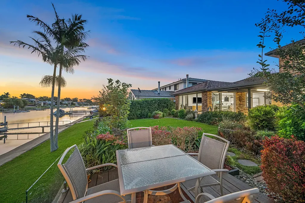 Port Macquarie 3房  Superbly Renovated Waterfront Sanctuary