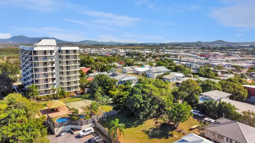 West Gladstone 2ห้องนอน Gladstone's Premiere Apartment Position Offered for the 1st Time