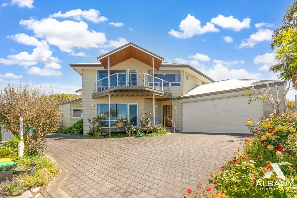 Mira Mar 4房  SECLUDED & FUNCTIONAL HILLSIDE HAVEN