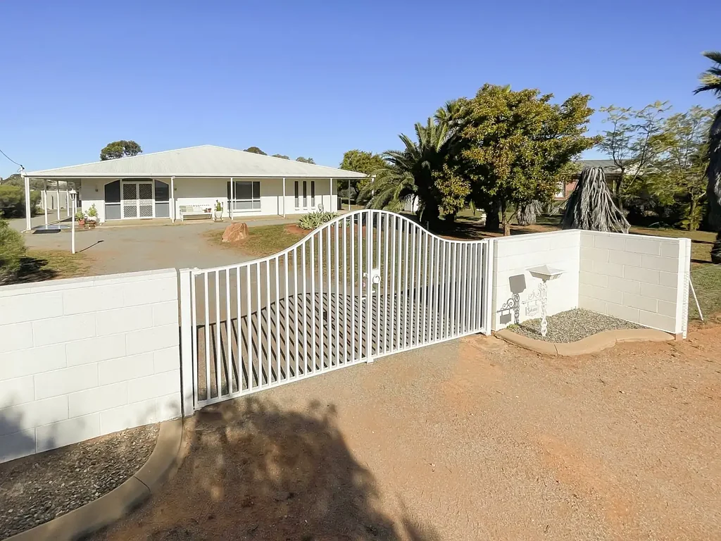Broken Hill 1房  An exceptional lifestyle. Built to be treasured - 1.2 Hectares