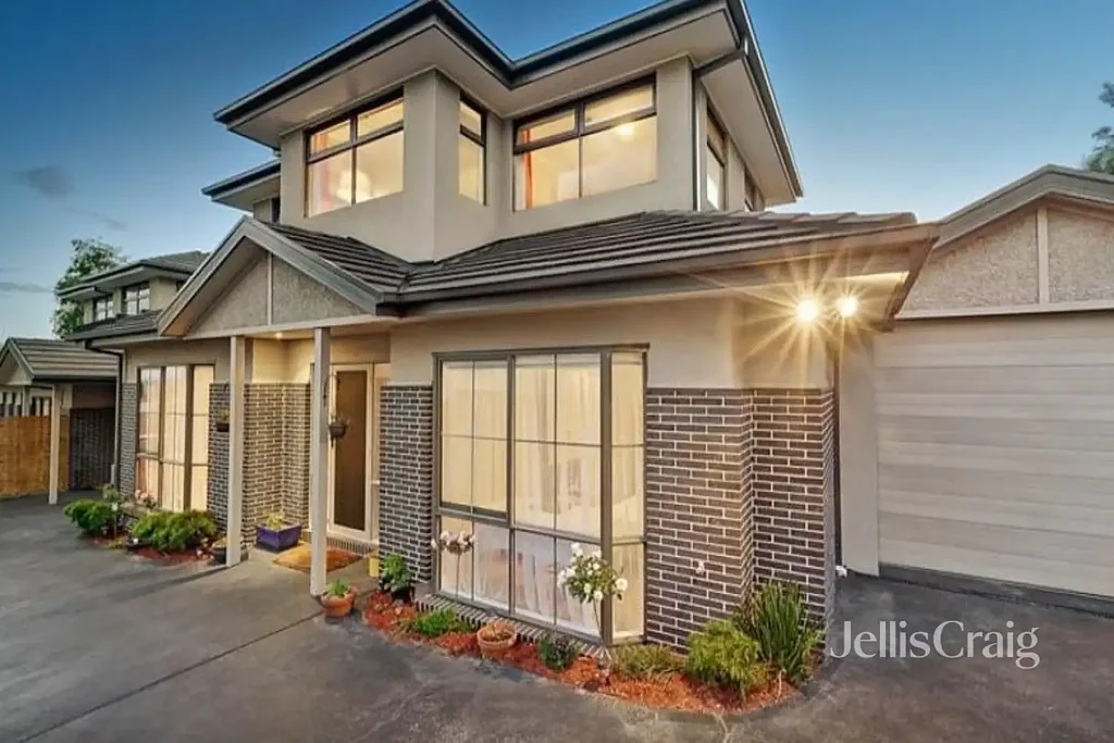 Huge low maintenance town house