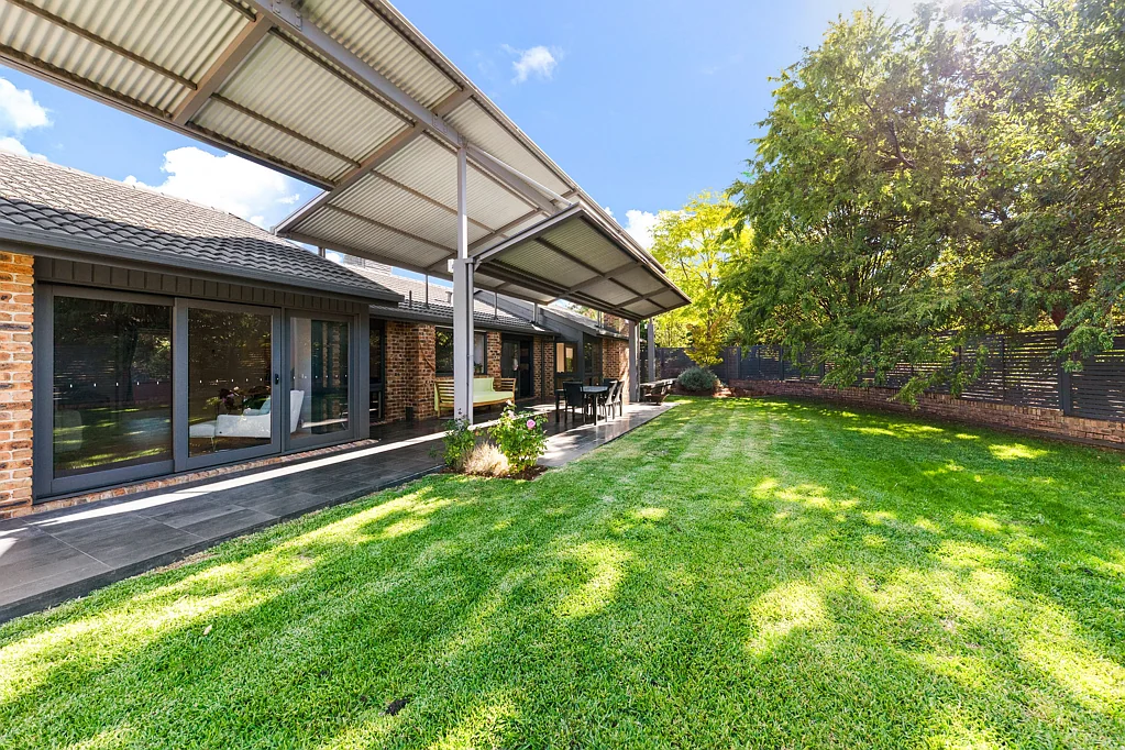 60 Cossington Smith Crescent, Lyneham, ACT 2602