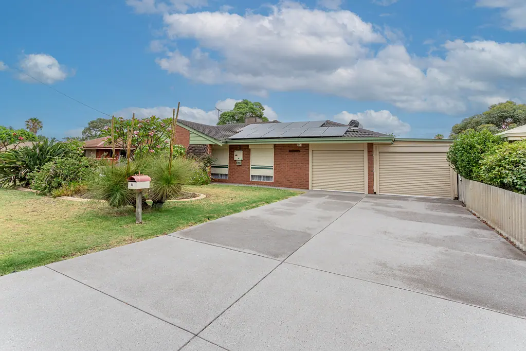 11 Felicia Place, Camillo, WA 6111