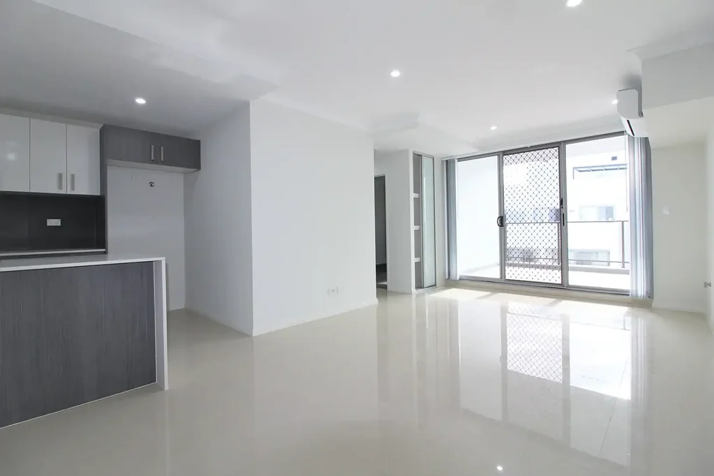 2 Bedroom Apartment Close to Train Station