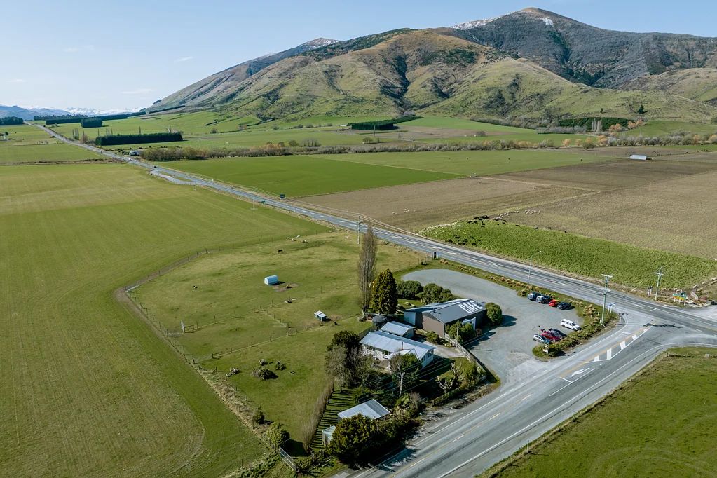 Lumsden Surrounds 3 Bedroom Freehold Land and Buildings