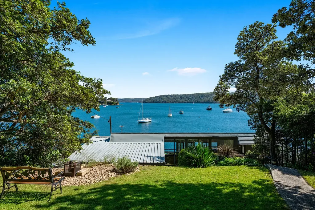 Palm Beach 2 Bedroom Exceptional Deep Waterfront with Private Jetty, Impressive Boathouse and Direct