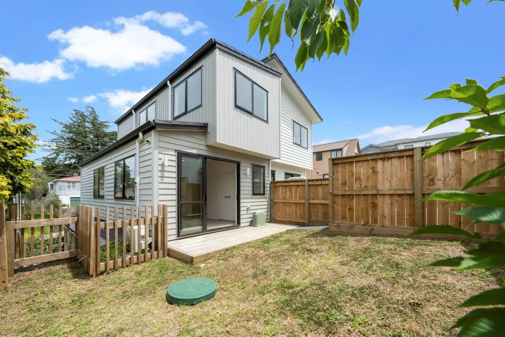 New Lynn 3Kwarto ONLY 1 LEFT. GET YOUR DEAL.