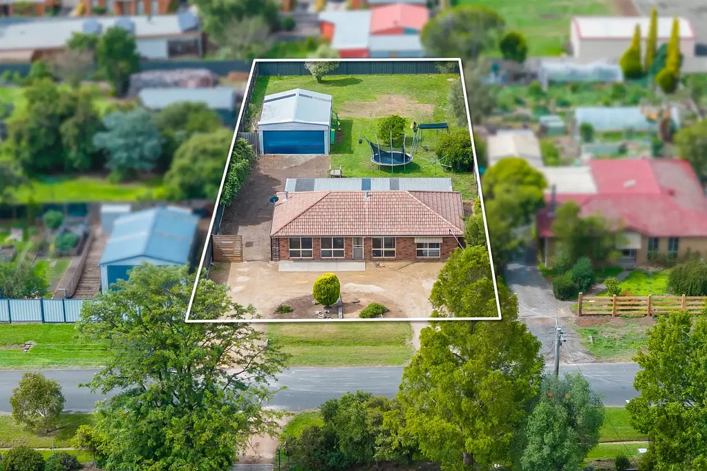 16 William Street, Romsey, VIC 3434