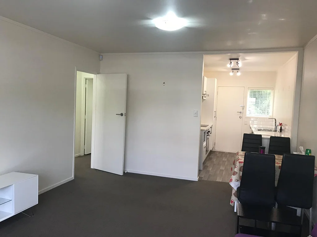 2 bedrooms fully furnish, clean and tidy.