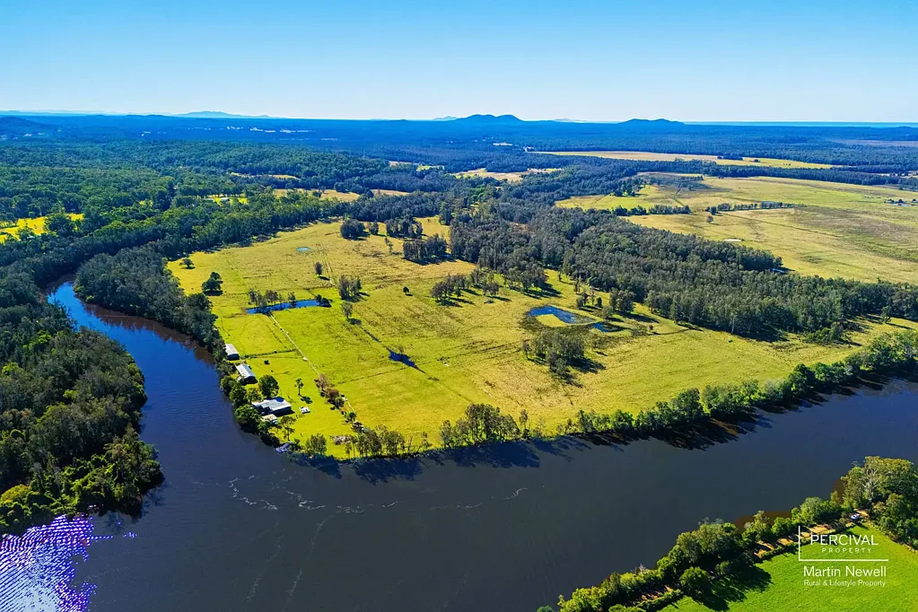 1 Fentons Island, Limeburners Creek, NSW 2444
