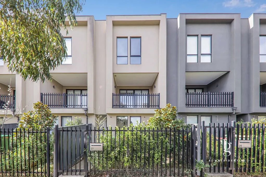 Modern 3-Bedroom Townhouse in Maidstone