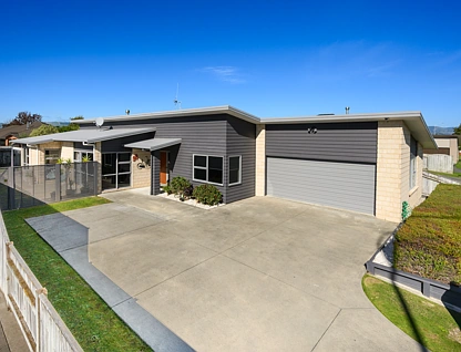 99 Schnell Drive, Kelvin Grove, Palmerston North City, 4 રૂમ, 2 બાથરૂમ, House