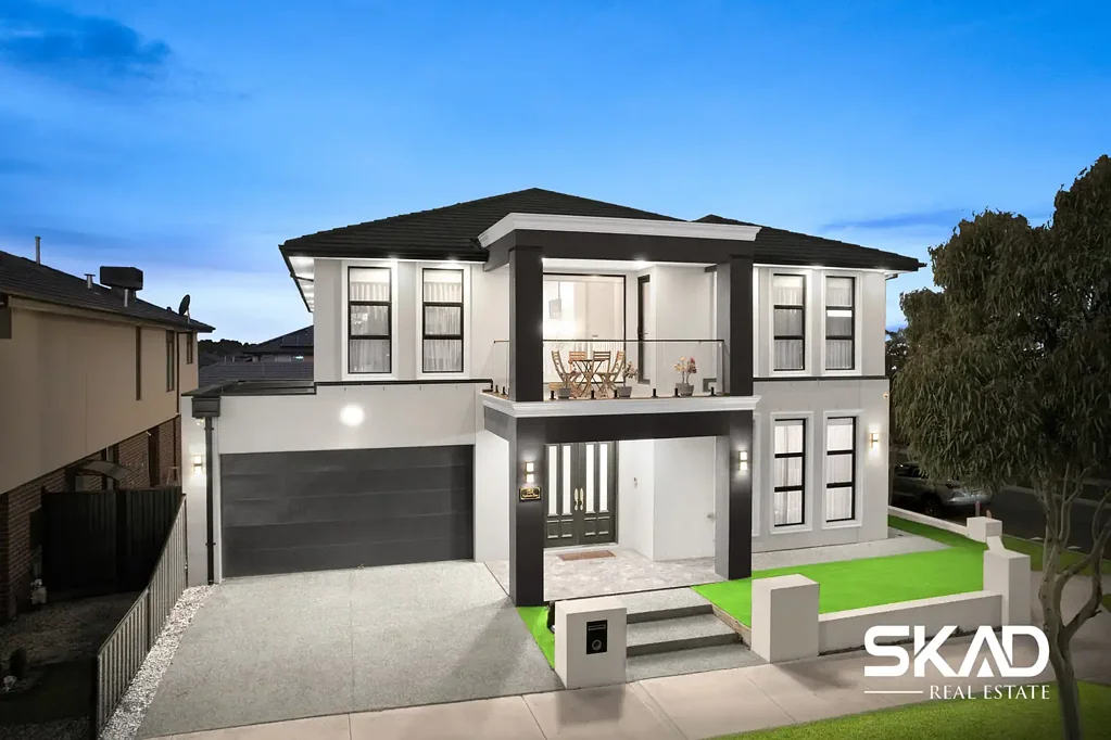 Craigieburn 5房 Craigieburn抢手地段 五卧五卫奢宅 建筑师设计 三年新筑 空间优雅 高级装修 全屋冷暖 独立衣帽间 三厅双厨 户外娱乐 太阳能板 购物便捷 名校环绕 Stunning Luxury Residence at 132 Highlander Drive, Craigieburn