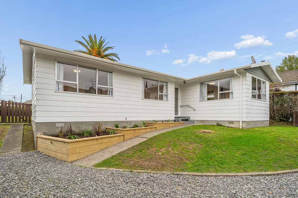 Ebdentown 3房  A Place To Call Home- Renovated, Warm & Convenient