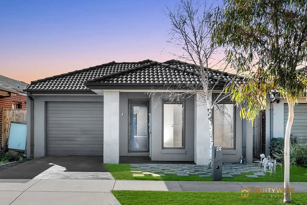 Wyndham Vale 3 Bedroom Park Facing, Premium Locale!