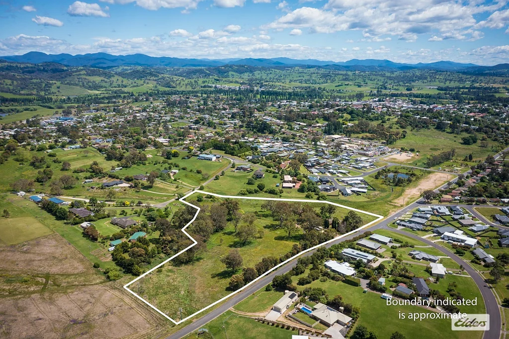 Bega 4chambre STUNNING LIFESTYLE OPPORTUNITY - MASSIVE DEVELOPMENT POTENTIAL - MINUTES TO TOWN