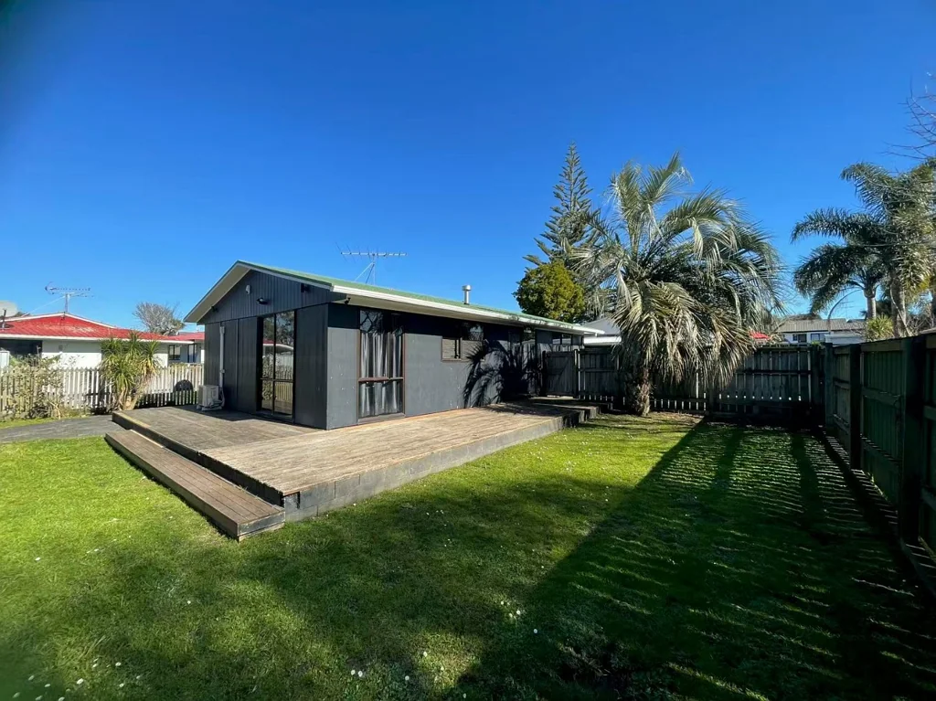 24A Nearco Street, Randwick Park - 3 bedrooms, 1 garage