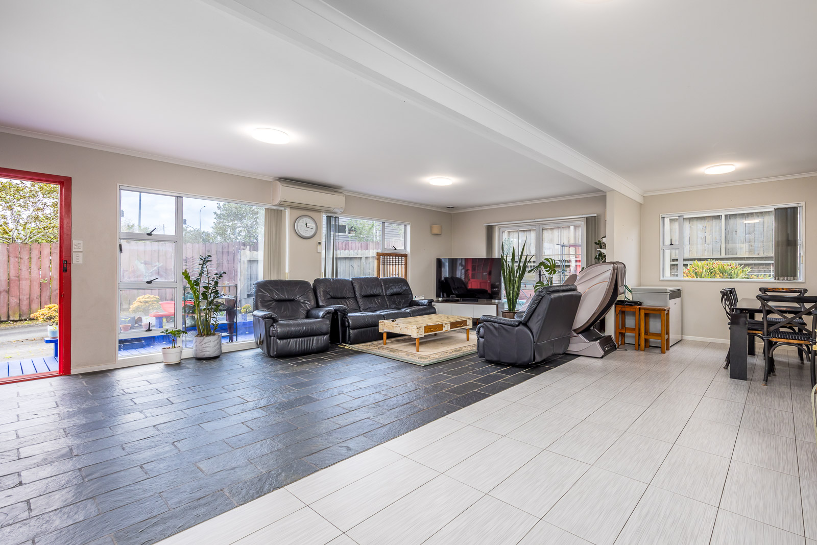 6 Oteha Valley Road, Northcross, photo 9
