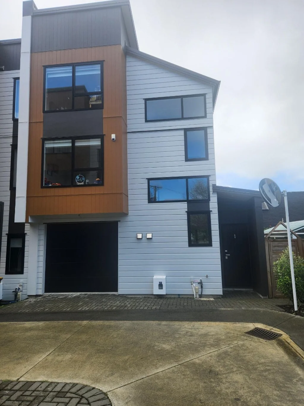Stylish 3-Bedroom Home with Ensuites Ã¢ÂÂ Prime Greenlane/Epsom Location!