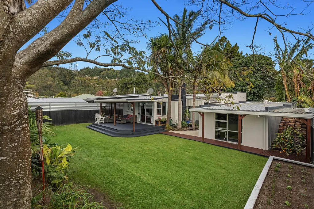 Whakatane 2침실 Art Deco Charm, Modern Comfort