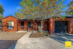 2/112 Neale Street, Flora Hill