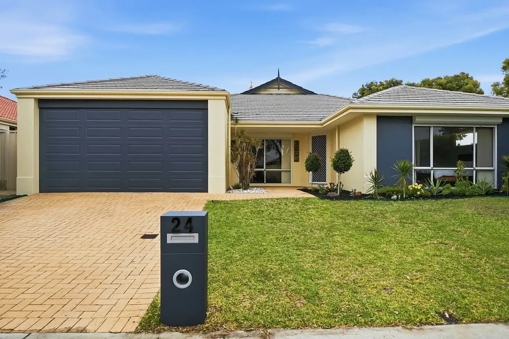 24 Farmaner Parkway, Ellenbrook, WA 6069